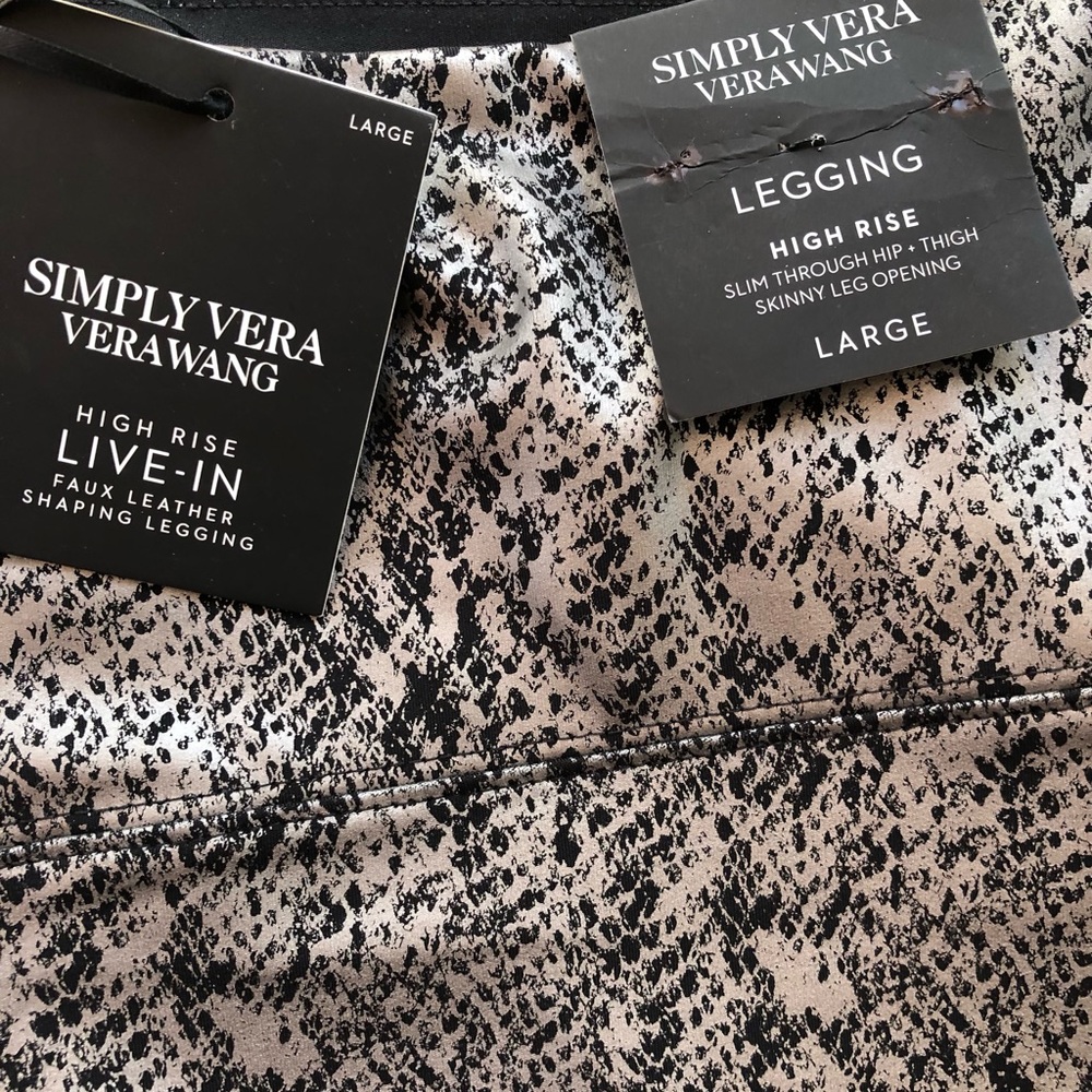 Simply Vera Vera Wang  faux leather leggings in silver snake foil print - Picture 6 of 9